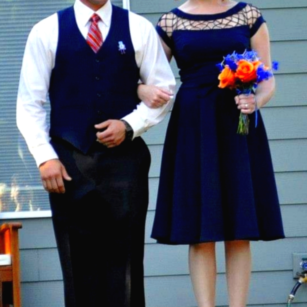Fun retro style navy blue dress.
